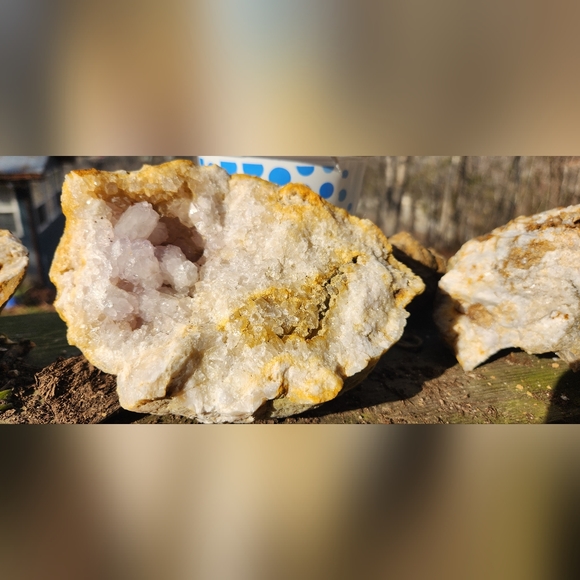 Geode Quartz - Picture 2 of 2